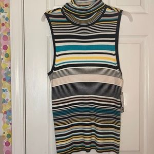 Turtle neck sleeveless sweater